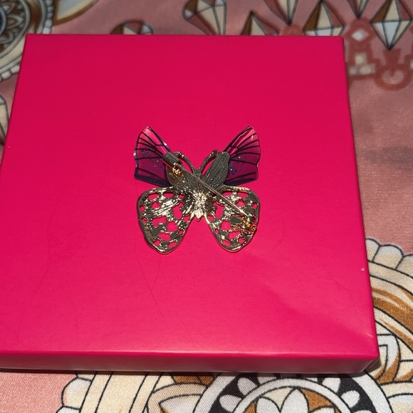 Wrap pearl bracelet with blue beads and a butterfly blue fashion pin. - Picture 5 of 5